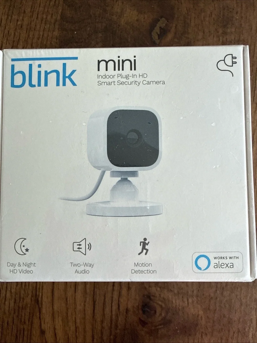 Link Mini Indoor Plug-In HD Smart Security Camera - White